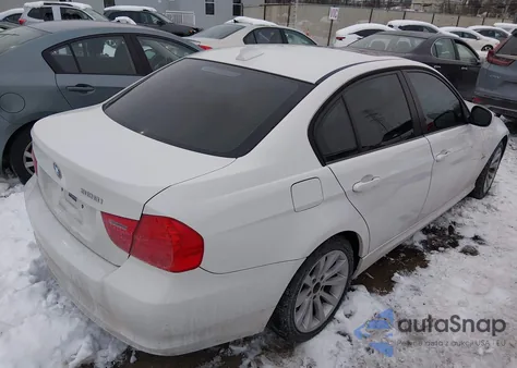 2011 BMW 328I xDrive z USA, uszkodzony, nr VIN WBAPK7C51BA819196